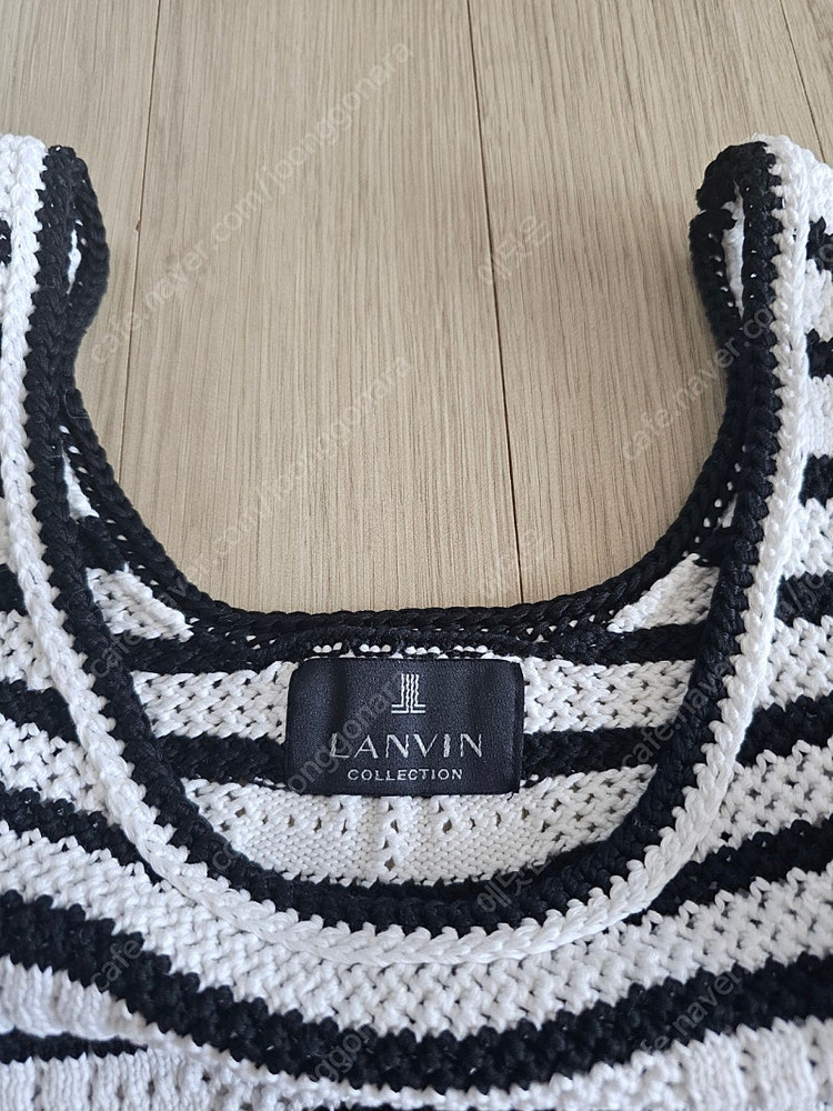 한섬 랑방 스트라이프 크로셰 슬리브리스 이미지