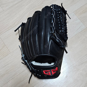 GN 재팬스티어 올블랙 오가사와라웹 투수/올라운드 글러브 판매합니다.