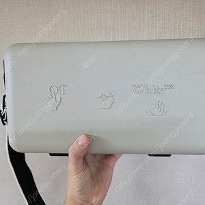 오프화이트 X 아모레 퍼시픽 프로텍션 박스 + 스트랩