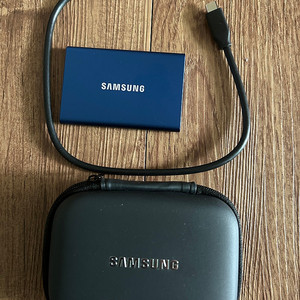 삼성 외장 SSD T7 2TB 신품급 팝니다. 쉴드 버전X