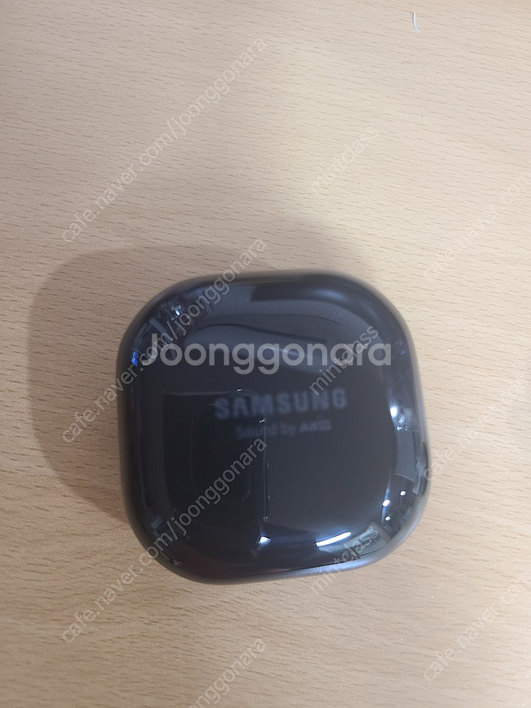 갤럭시 버즈 라이브 충전기 판매합니다.(블랙)--1