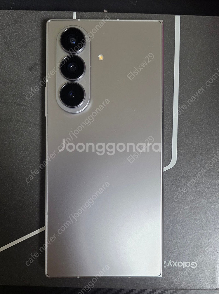 삼성 갤럭시 Z폴드7 실버쉐도우 256GB 팝니다--2