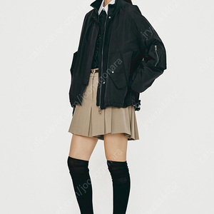 럭키슈에뜨 Back Embroidery Point Air Jumper 36