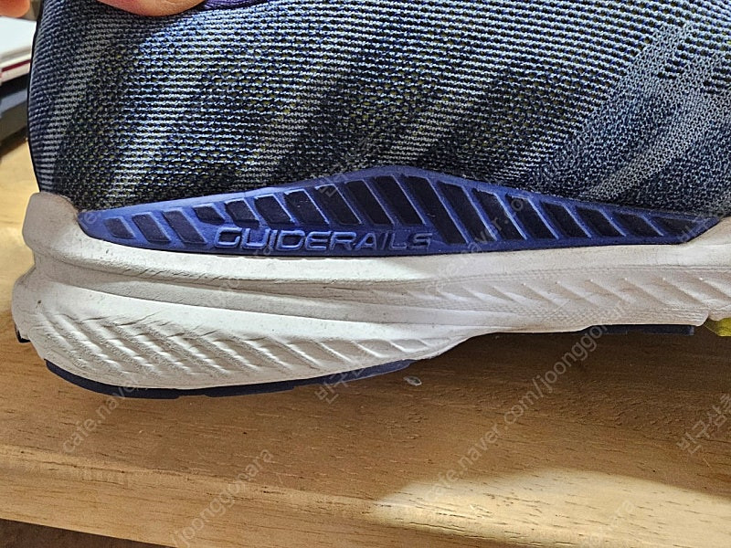 BROOKS 브룩스 라벤나10 270 이미지