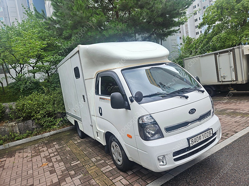 13년식22만 봉고3 워크스루밴 팝니다 캠핑카 이미지