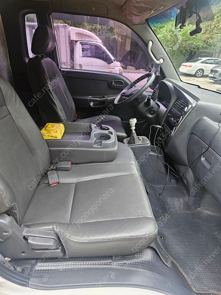 13년식22만 봉고3 워크스루밴 팝니다 캠핑카 이미지