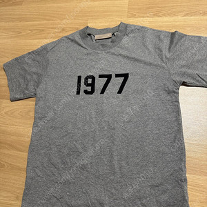 에센셜 피오브갓 1977 회색반팔