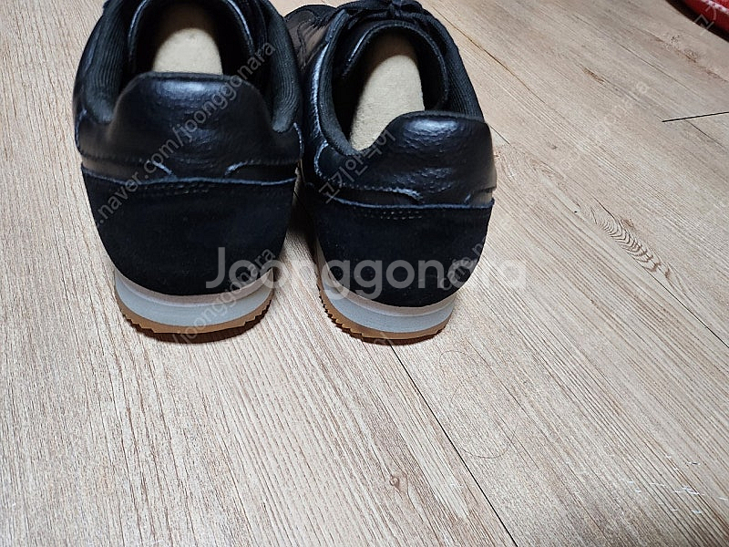 유니클로스니커즈 245--0