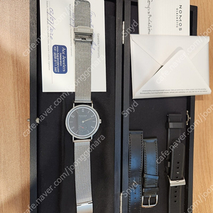 노모스 탕겐테 38mm 암스테르담 한정판 판매합니다.