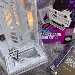 쿨러마스터 Vertical Graphics Card Holder Kit V3 팝니다!