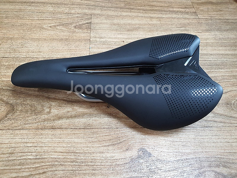 메리다 익스퍼트 EXPERT SL 안장 새제품 택배비포함 4.5만원 자전거용품--0