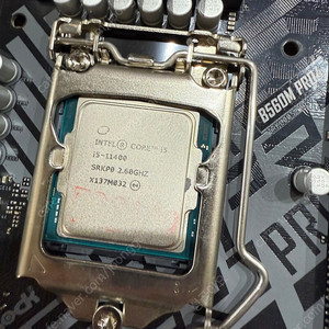 i5-11400 + asrock b560m pro4 팝니다.