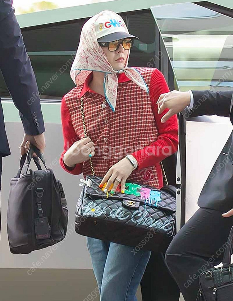 샤넬 클래식 맥시 캐비어 블랙 금장 지드래곤 샤넬가방--1