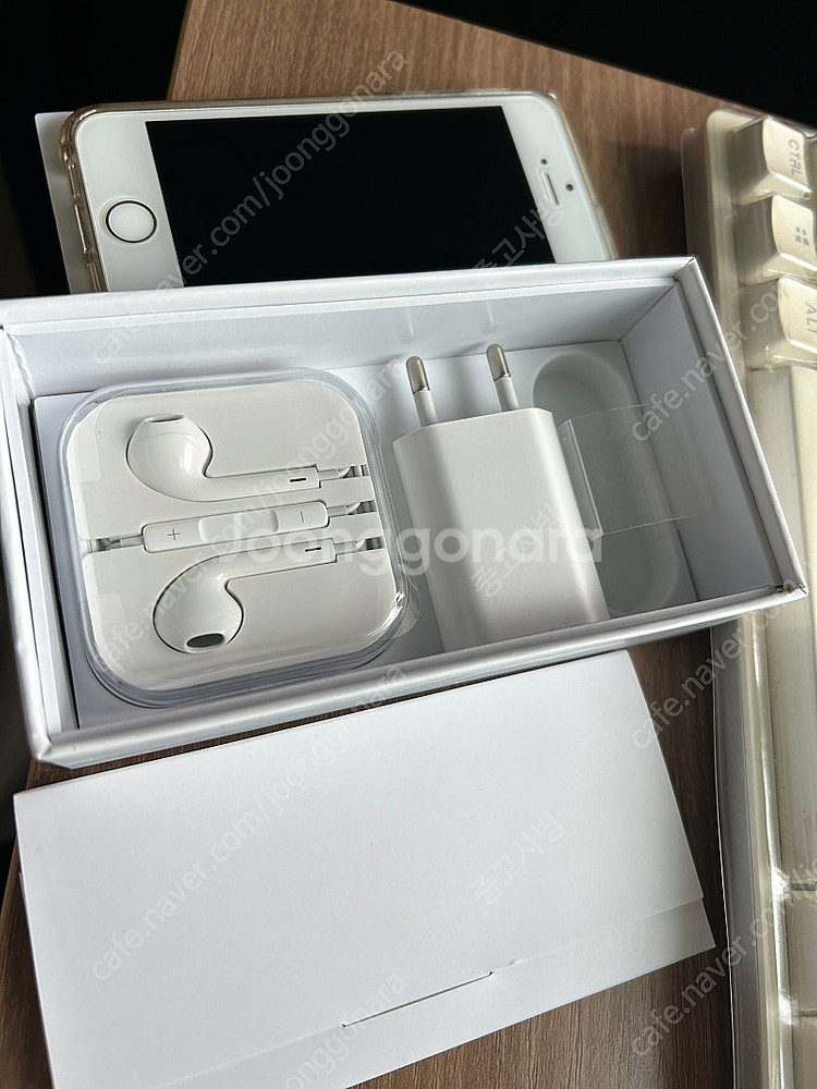 아이폰 SE(1세대) 32GB, 골드, IOS 12.3...--1