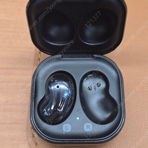갤럭시 버즈 라이브(SM-R180) 블랙 왼쪽 유닛과 케이스 판매합니다.