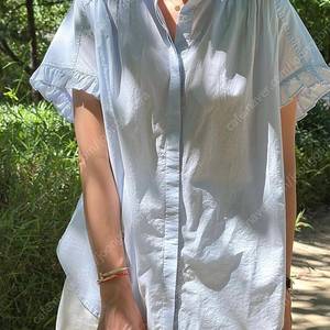 콰트르세종 cecilia shirt powder blue