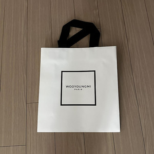 우영미25FW W253TS04708B 샹들리에 백로고 티셔츠 46사이즈 30만원