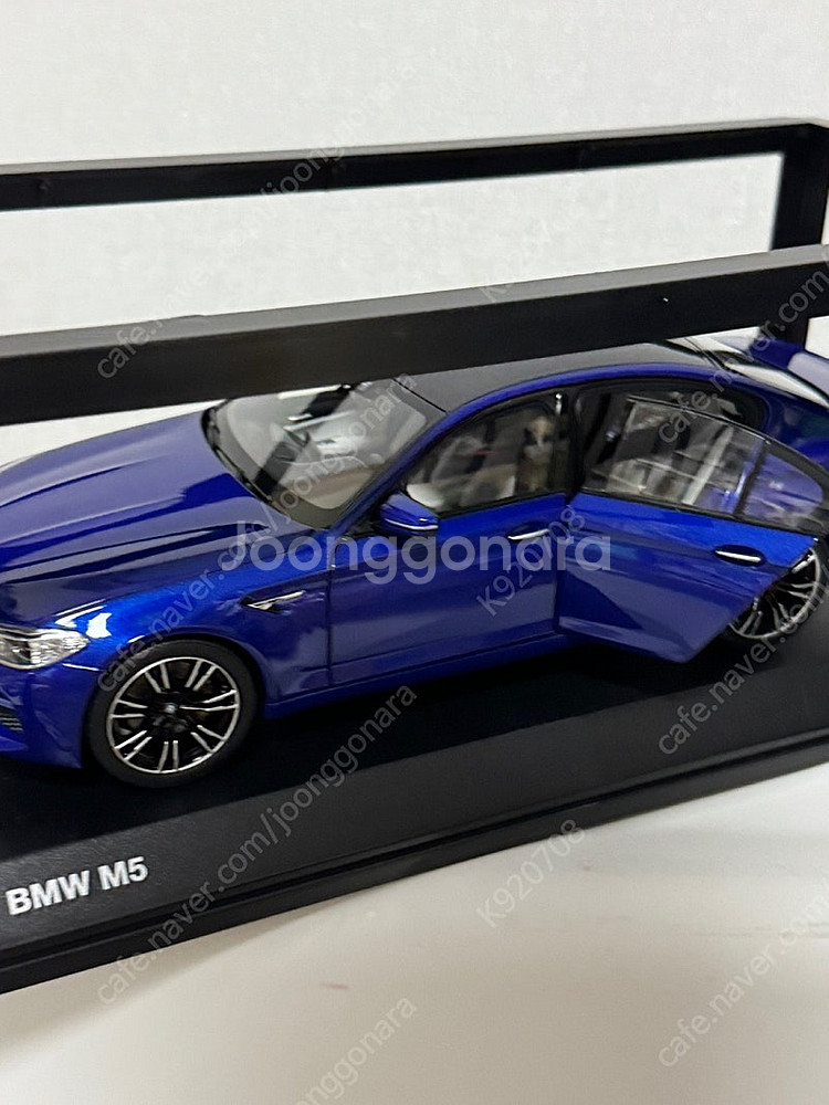 1:18 노레브 M5 블루 새상품 다이캐스트 팝니다.--1