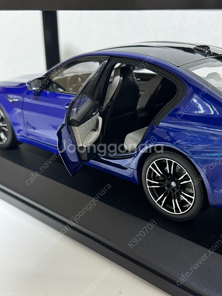 1:18 노레브 M5 블루 새상품 다이캐스트 팝니다.--3