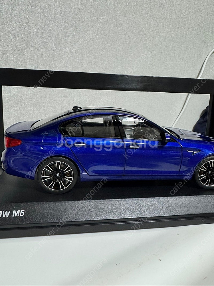 1:18 노레브 M5 블루 새상품 다이캐스트 팝니다.--5