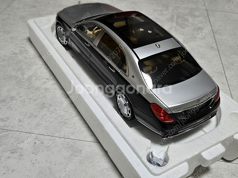 1:18 실버투톤 s650 마이바흐 다이캐스트 팝니다.--0