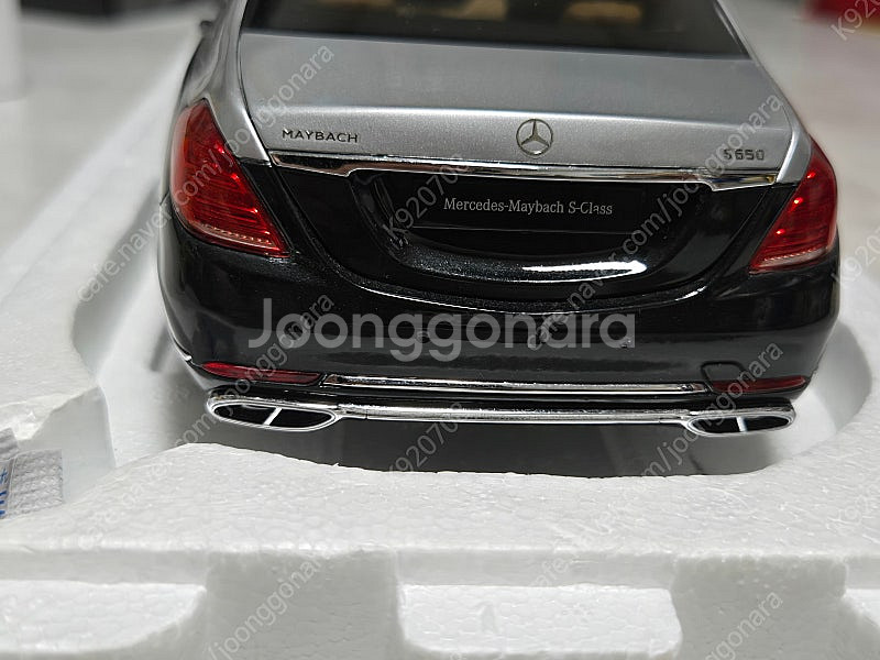 1:18 실버투톤 s650 마이바흐 다이캐스트 팝니다.--1