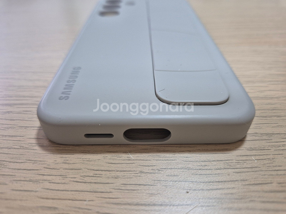 갤럭시 S24플러스 케이스[ 삼성 정품 스탠딩 ] 판매합니다.--4