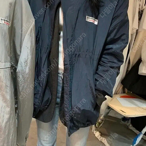 더뮤지엄비지터 부티크 바람막이