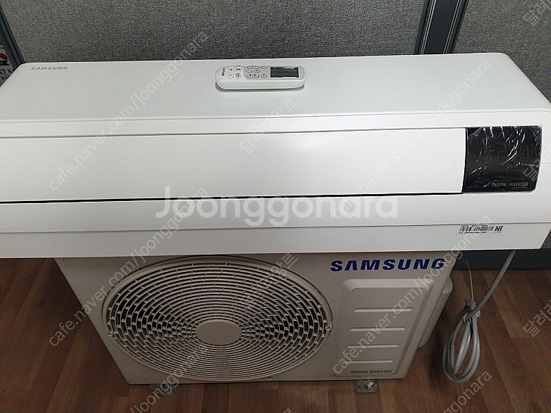 삼성 벽걸이 에어컨 10평형 판매합니다.--0