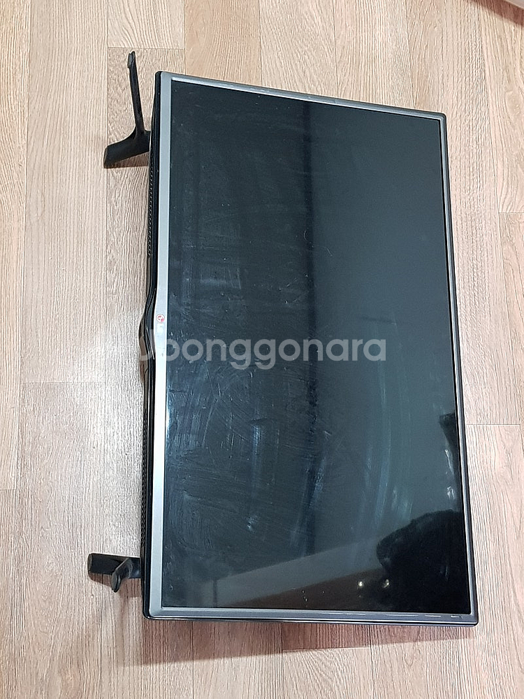 TV (LG 32" LED TV 32LB555B)--0
