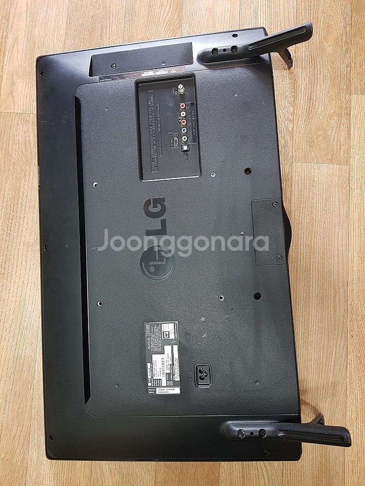 TV (LG 32" LED TV 32LB555B)--2