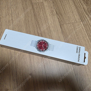 갤럭시워치6 클래식 43mm 실버 미개봉 새제품 판매합니다.