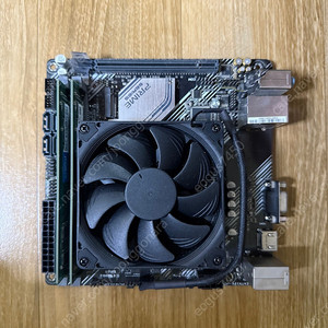 i5-10400, H410i-PLUS, crucial DDR4-3200 x2 (16GB) NH-L9i 급처합니다. 네고가능