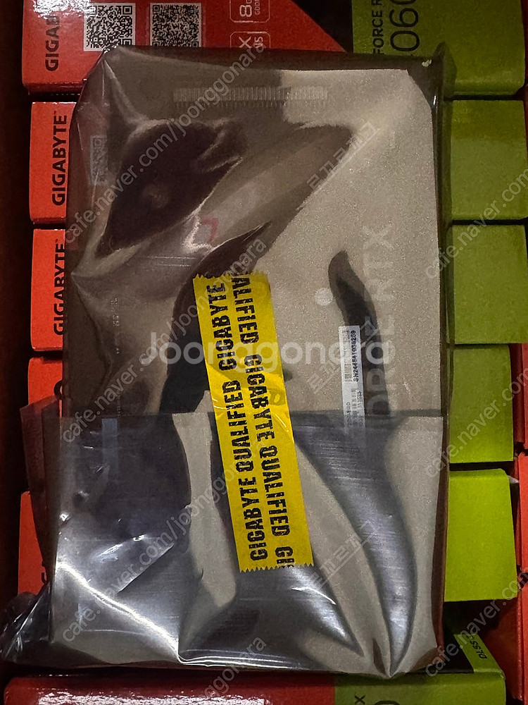 기가바이트 GIGABYTE RTX 4060 8GB 미개...--1