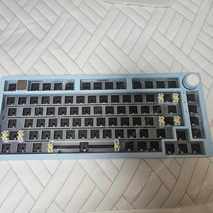 HI75 풀알루미늄 키보드 블루색상 베어본 팝니다