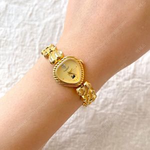 미국산) 빈티지여성 하트시계 [Gloria vanderbilt] Gold heart watch