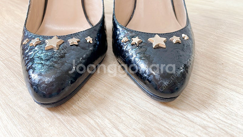 JIMMY CHOO 지미추 스터드 슬링백 샌들 하이힐--2