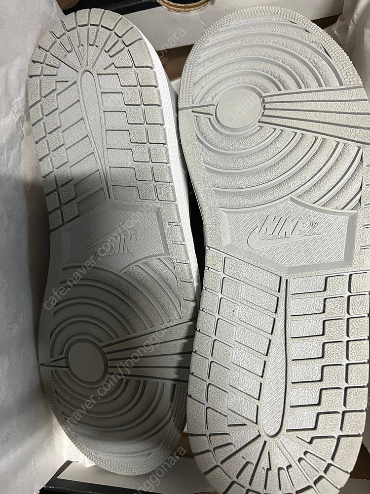 265,290 나이키 조던 미드 스모크그레이 이미지