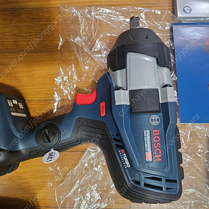 보쉬 임팩 렌치 Gds18V-1000c 베어툴 미사용 팔아요