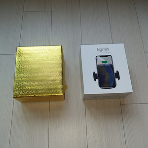 (미개봉품) 엔보우 N그랩 차량용 고속무선충전 자동슬라이드 거치대 팝니다.