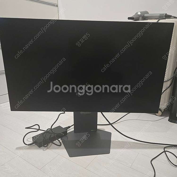 LG 32gs95uv 팝니다 거의 새것--0