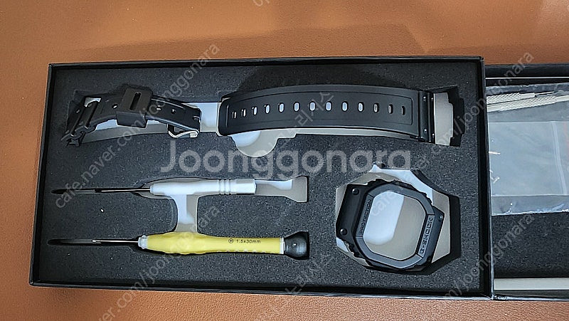 새상품 G-Shock DW-5600 풀메탈 시계--6