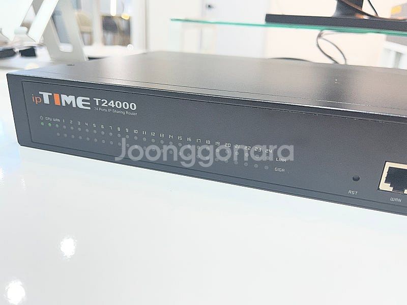 ipTIME T24000 유선공유기 팝니다.--1