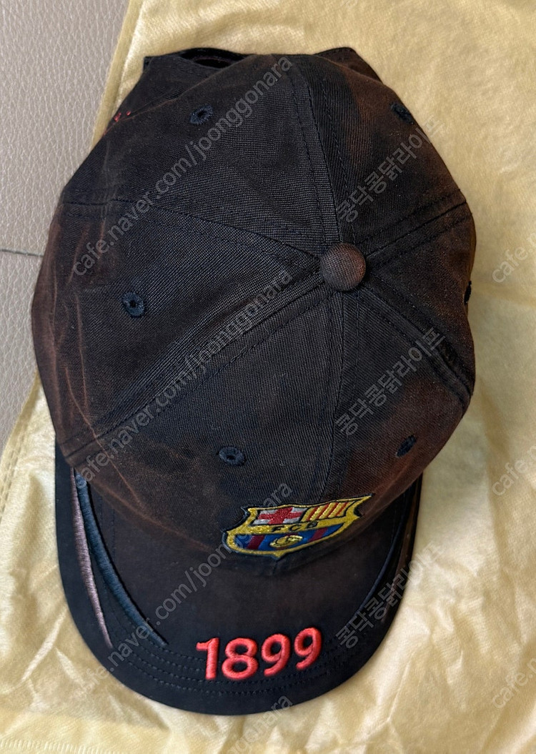 트래비스 스캇 x 바르셀로나 캑터스잭 디스트레스드 1899 볼캡 이미지