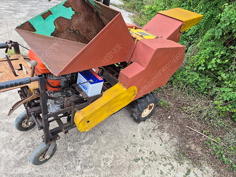 엔진식 잔가지 파쇄기 팝니다 이미지