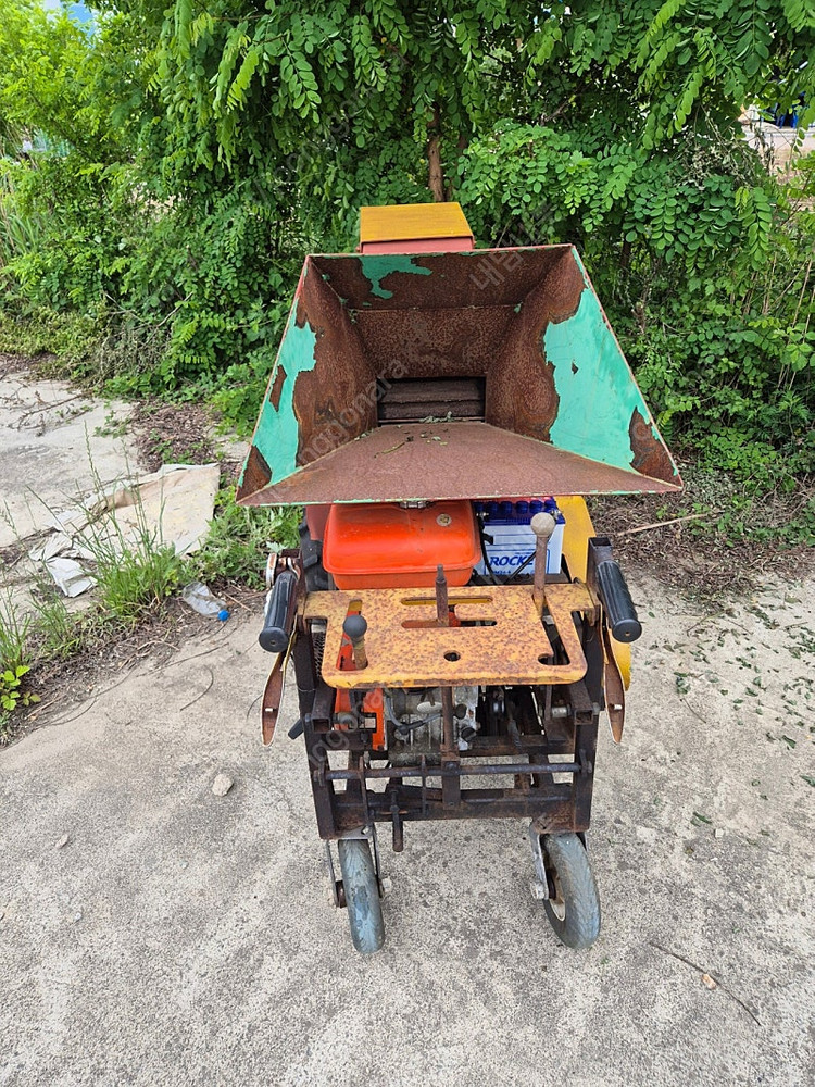 엔진식 잔가지 파쇄기 팝니다 이미지