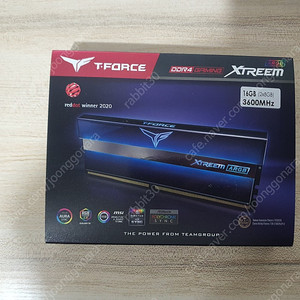 팀그룹 T-Force DDR4-3600 CL18 XTREEM ARGB 네이비 16GB(8Gx2)팝니다.