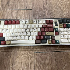 qk100 크림색상 판매합니다.