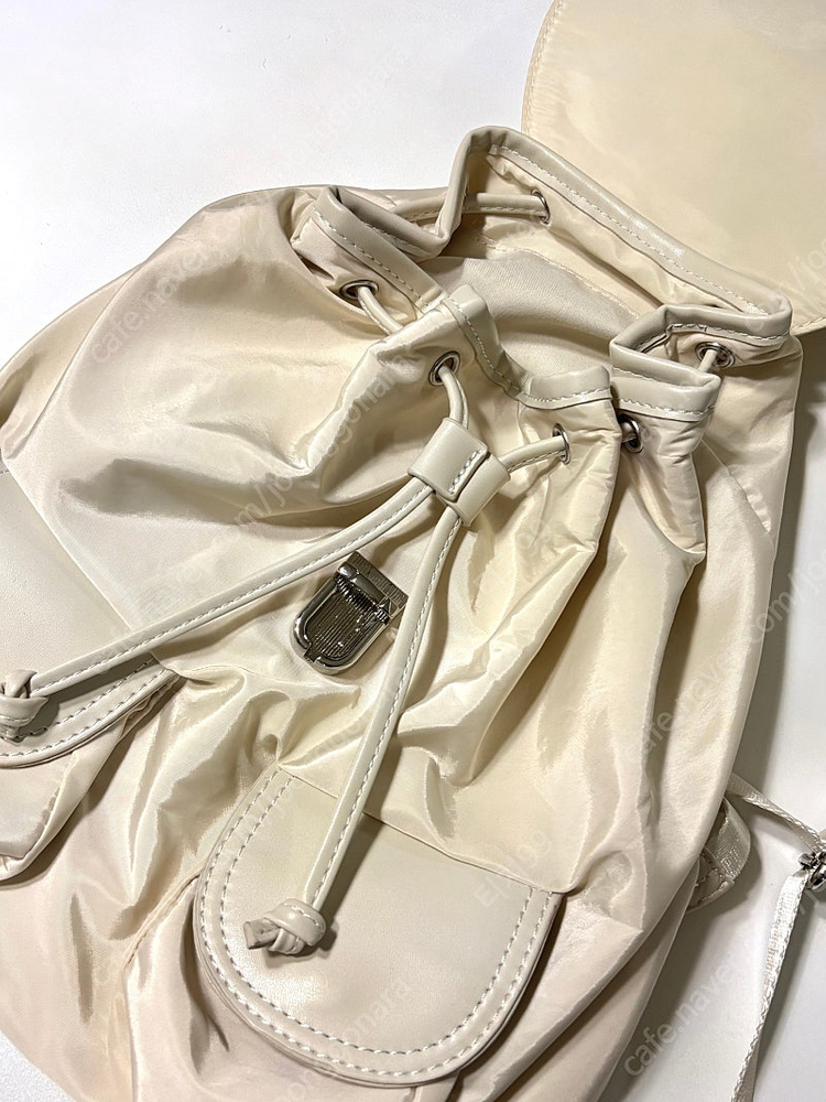 투포켓 나일론 백팩 (아이보리)--3