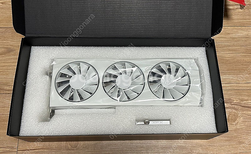 XFX 9070XT 퀵실버 화이트 판매--0
